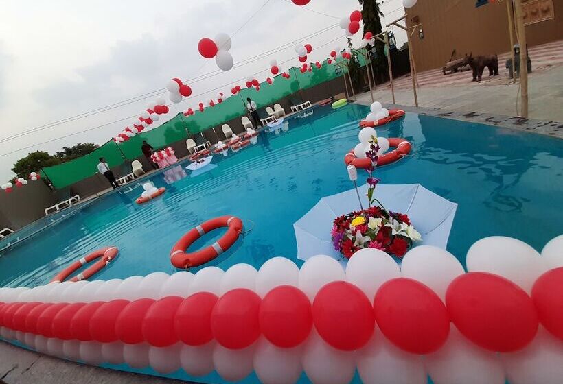 בית מלון כפרי Natraj & Resort