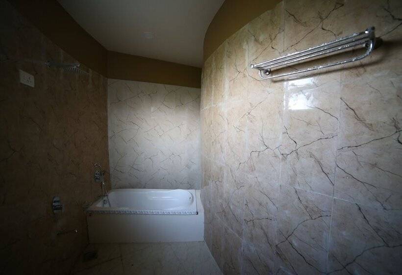 בית מלון כפרי Natraj & Resort