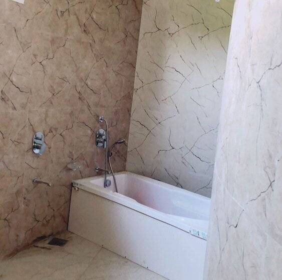 فندق Natraj & Resort