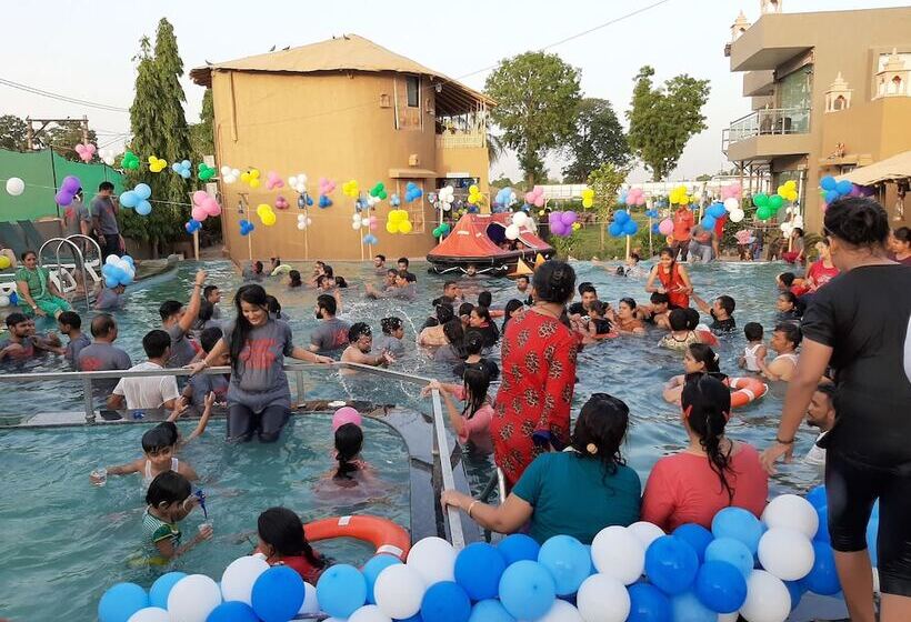 فندق Natraj & Resort