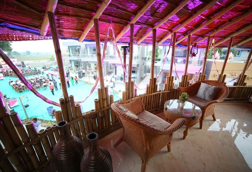 فندق Natraj & Resort