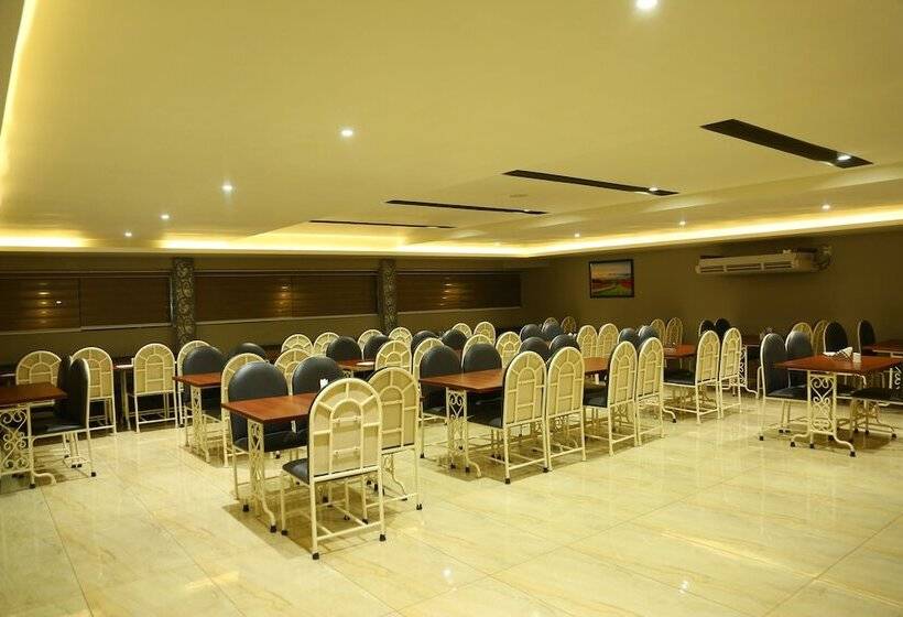 בית מלון כפרי Natraj & Resort