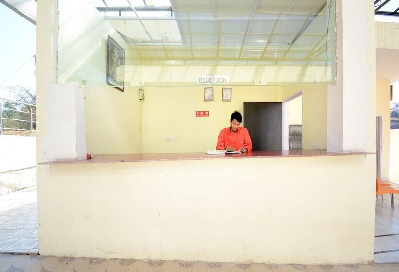 בית מלון כפרי Nirvana Cottages By Oyo Rooms