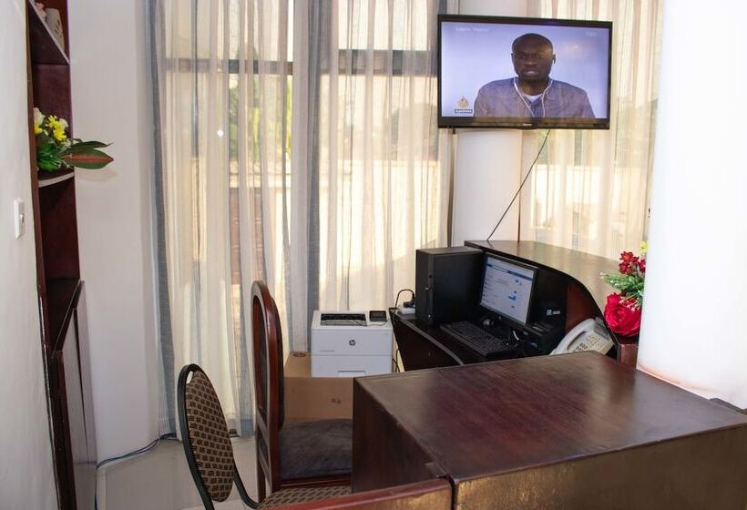 هتل Odjidja Royal Palace