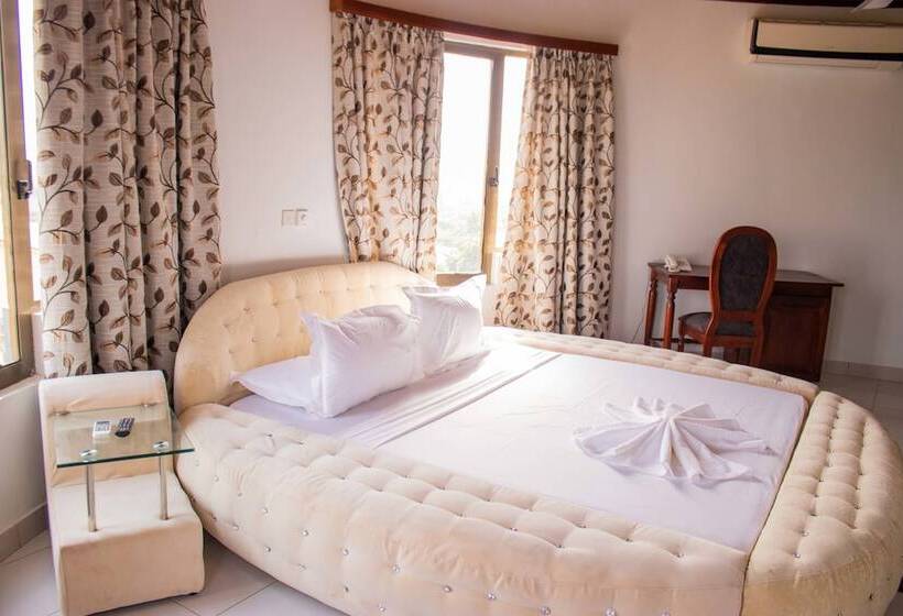 هتل Odjidja Royal Palace