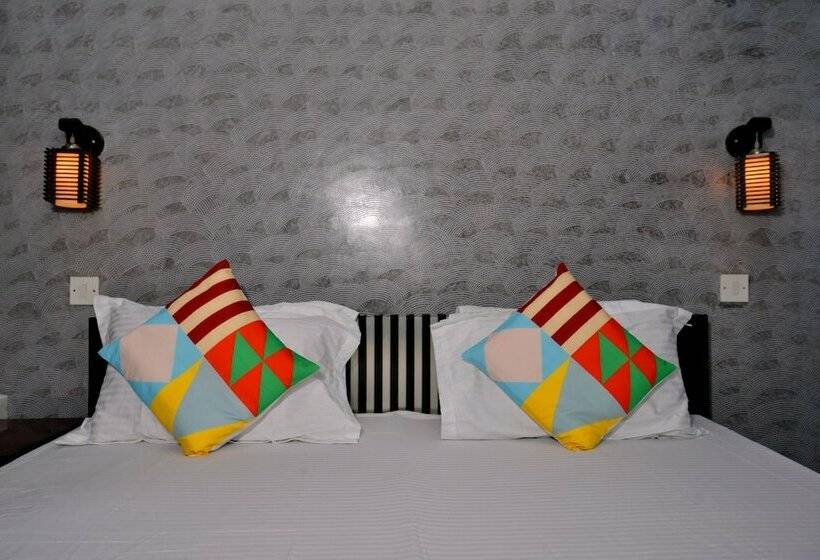 ホテル Oyo Home 16133 2bhk Luxury Farmhouse