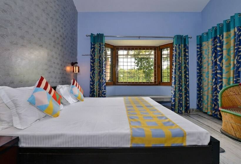 ホテル Oyo Home 16133 2bhk Luxury Farmhouse