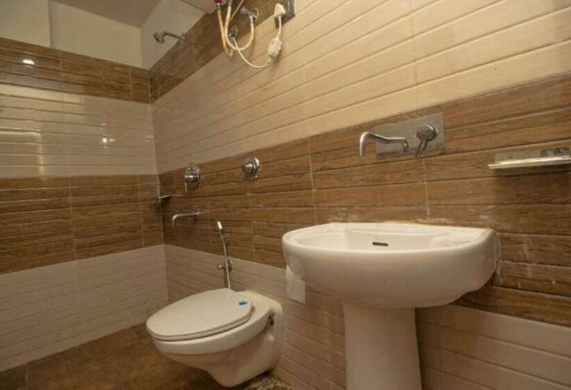 Отель Panchadeep Bhawan Falakata