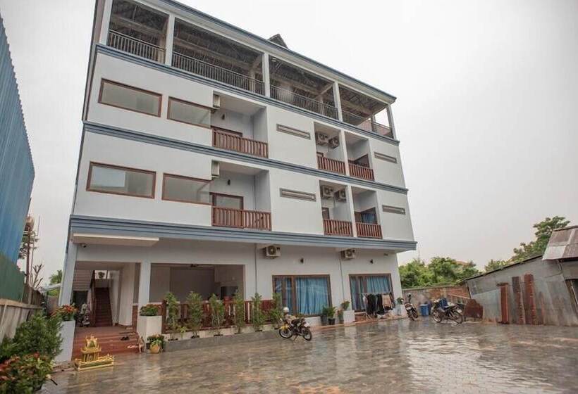 ホテル Pengthol Residence