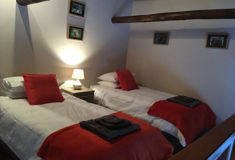 ホテル Pomeroy Lodges