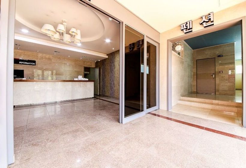 Prada Hotel & Pension