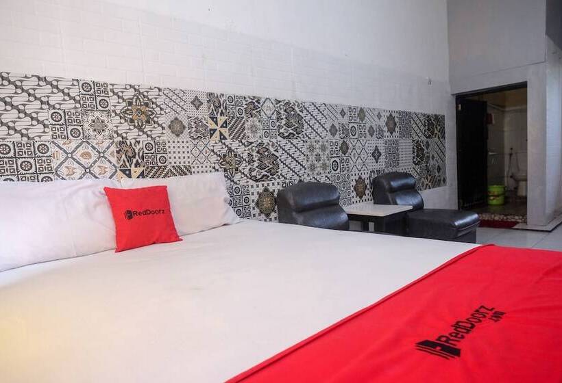 Otel Reddoorz Syariah @ Colomadu 2