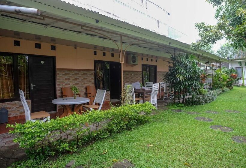 Szálloda Reddoorz Syariah @ Colomadu 2