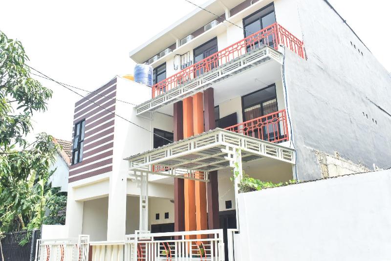 酒店 Reddoorz Syariah Near Gelora Delta Sidoarjo 2