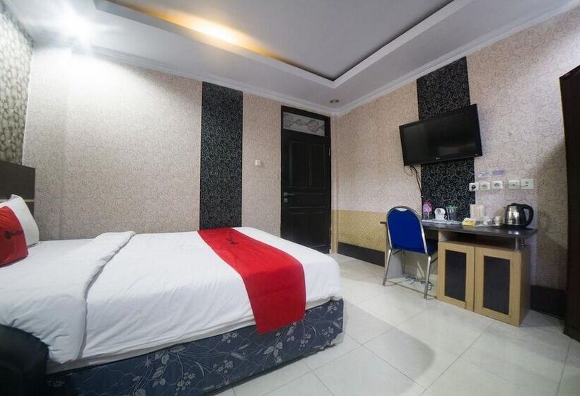Отель Reddoorz Syariah Near Rsud Ainun Habibie Gorontalo