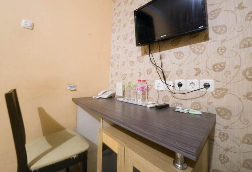 Отель Reddoorz Syariah Near Rsud Ainun Habibie Gorontalo