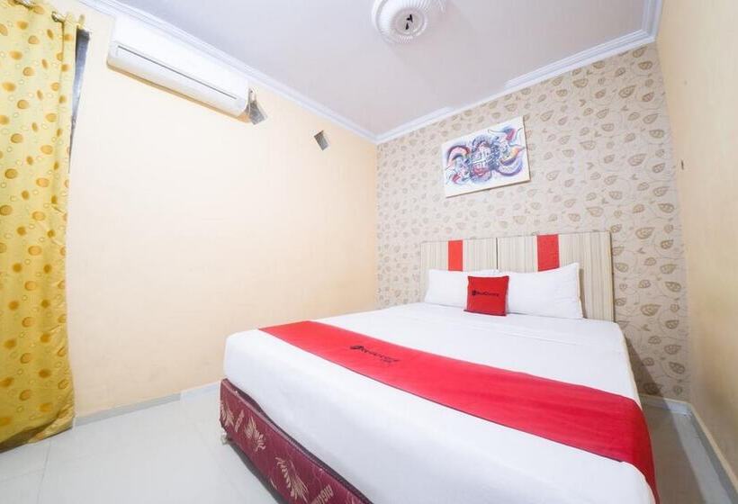 Отель Reddoorz Syariah Near Rsud Ainun Habibie Gorontalo