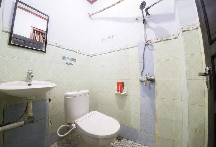 Отель Reddoorz Syariah Near Rsud Ainun Habibie Gorontalo