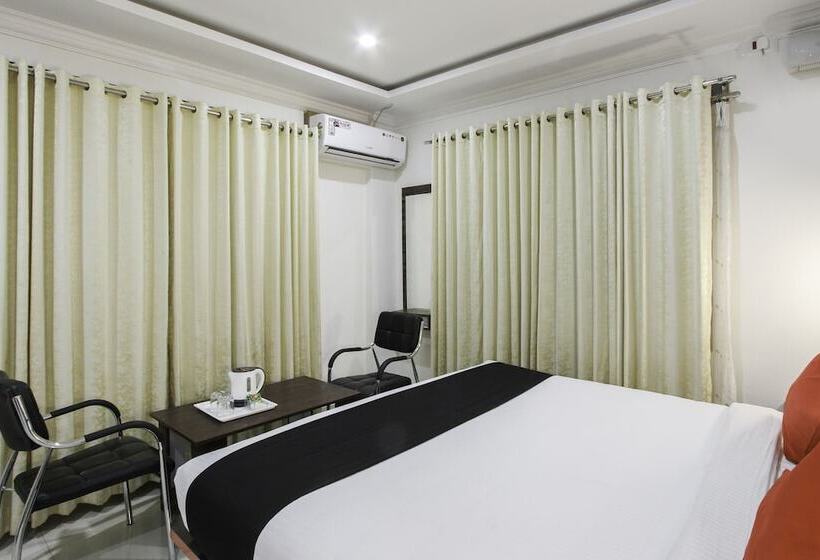 בית מלון כפרי Rich Fort By Oyo Rooms