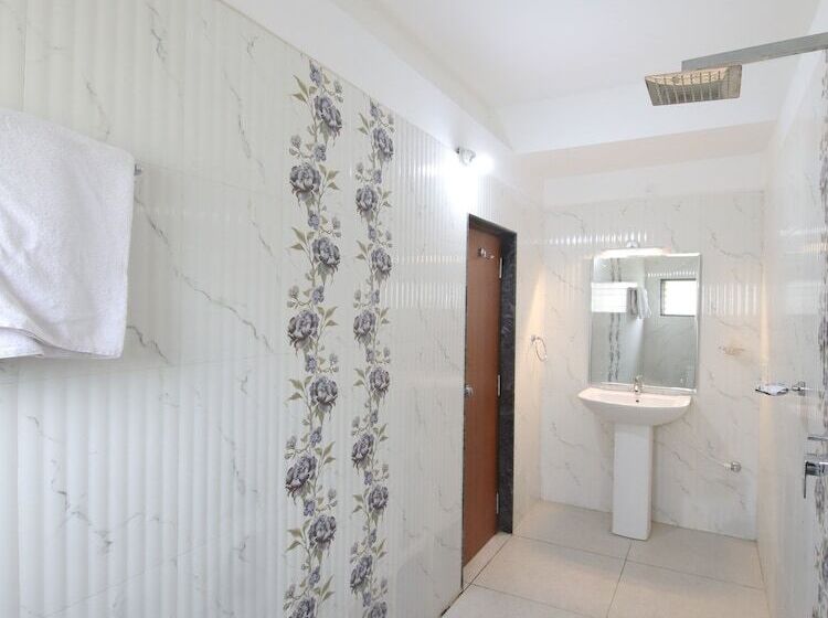 בית מלון כפרי Rich Fort By Oyo Rooms