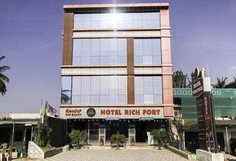 בית מלון כפרי Rich Fort By Oyo Rooms