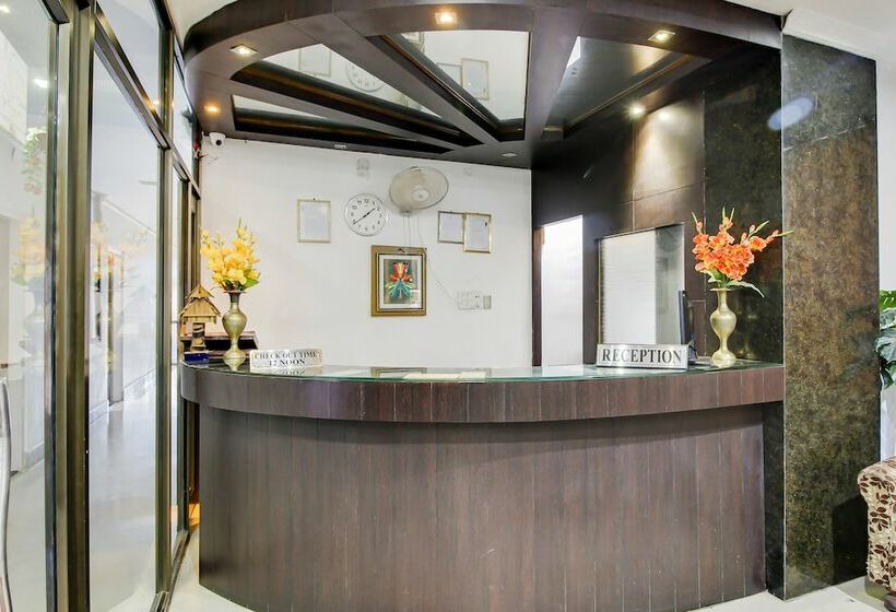 فندق Royal Park By Oyo Rooms