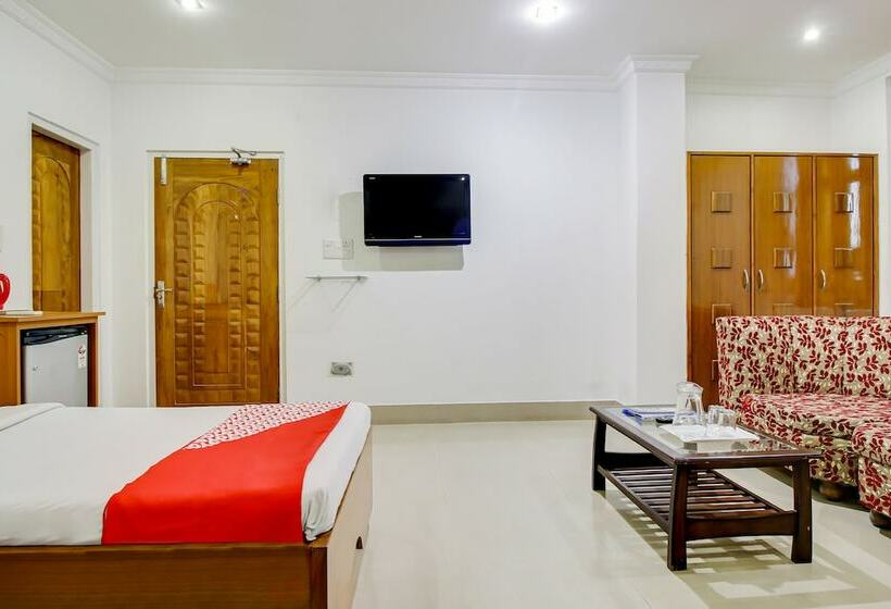 فندق Royal Park By Oyo Rooms