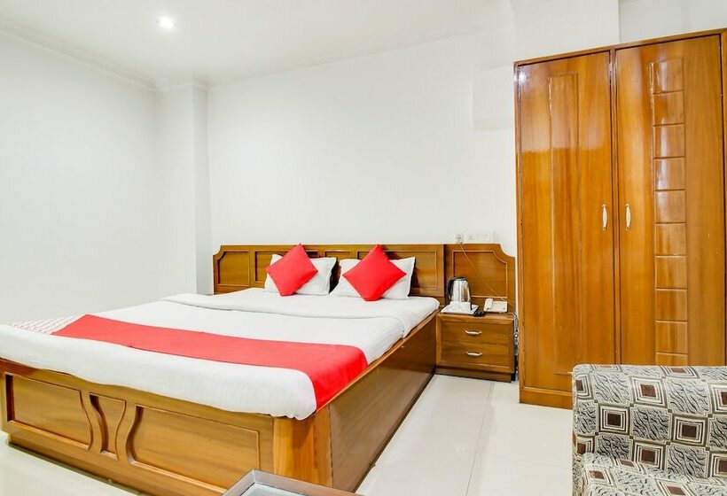 فندق Royal Park By Oyo Rooms