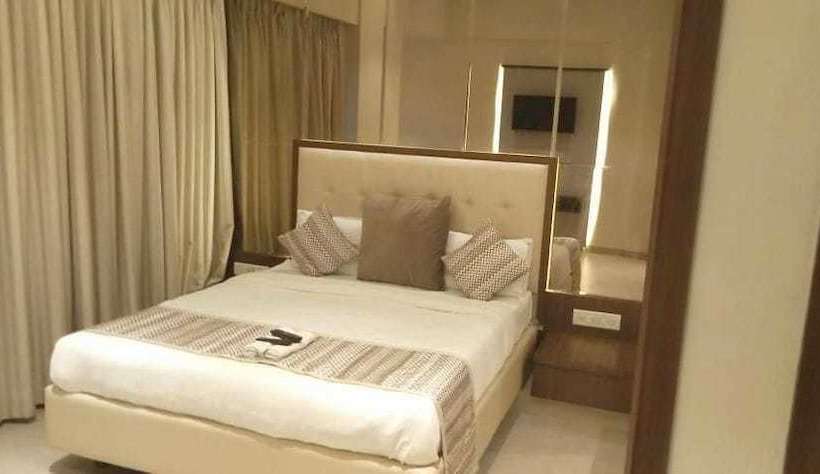 فندق Shree Balaji International