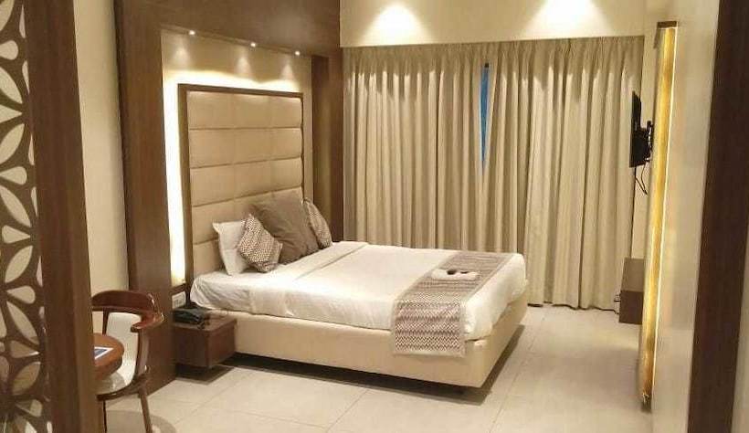 فندق Shree Balaji International