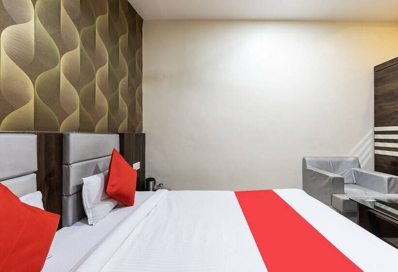 ホテル Shree Balaji Palace By Oyo Rooms
