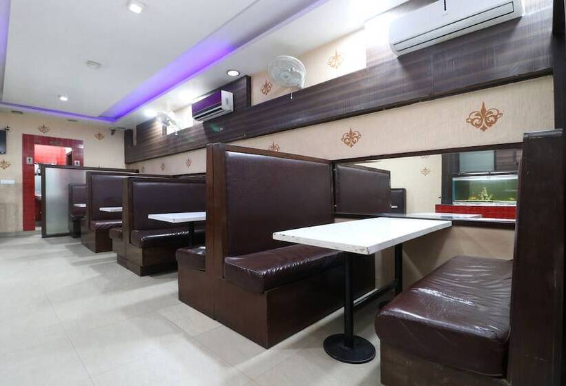 호텔 Singh's 11 By Oyo Rooms