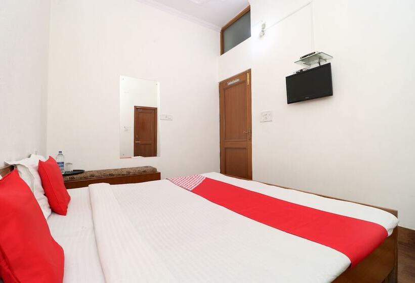 호텔 Singh's 11 By Oyo Rooms