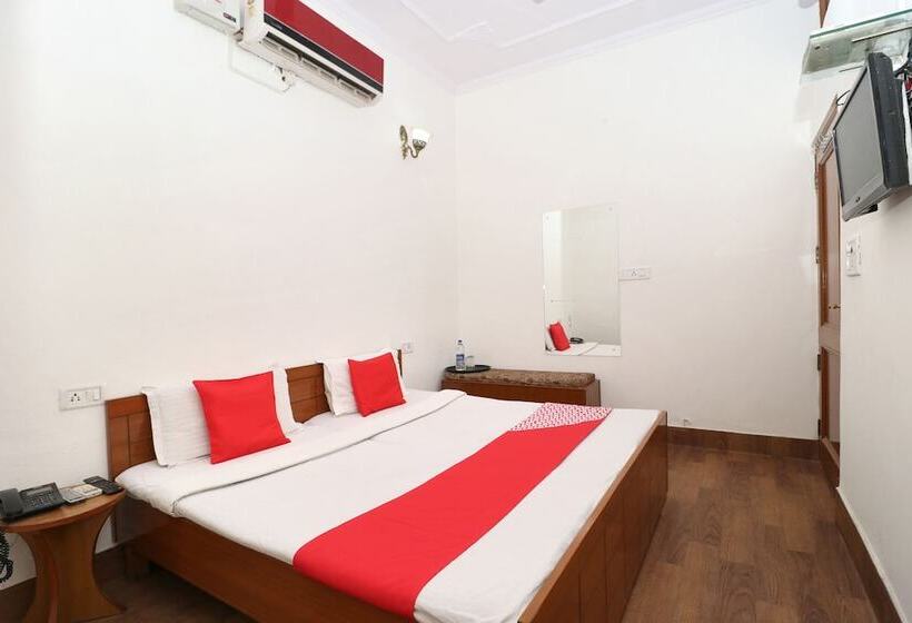 호텔 Singh's 11 By Oyo Rooms