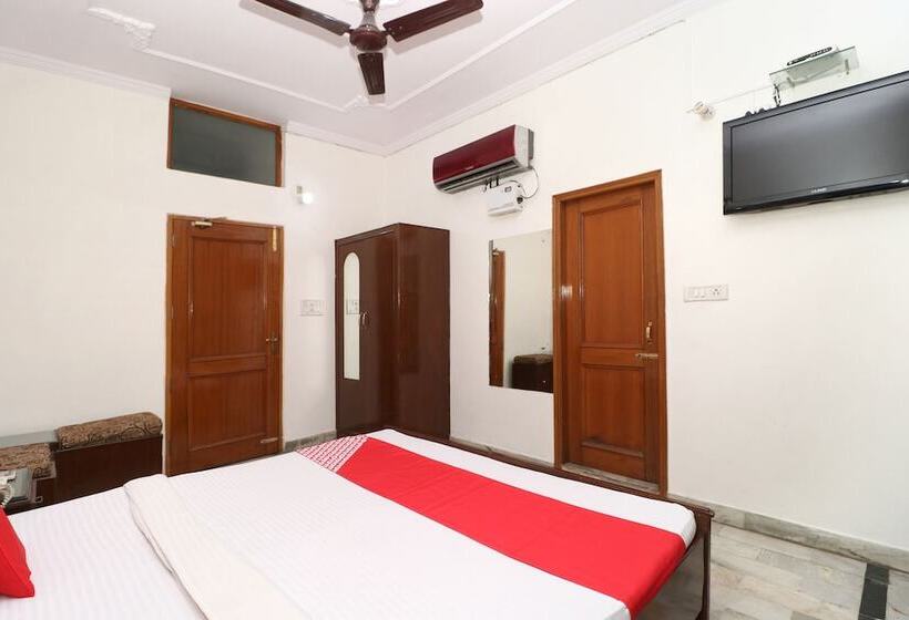 호텔 Singh's 11 By Oyo Rooms