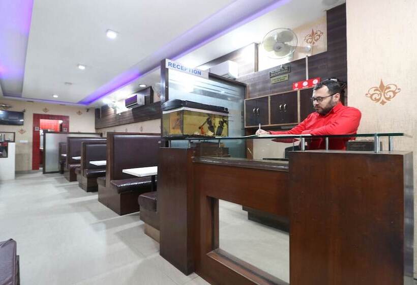 호텔 Singh's 11 By Oyo Rooms