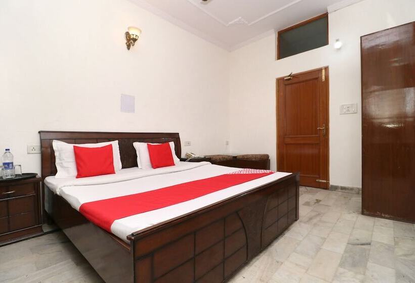 호텔 Singh's 11 By Oyo Rooms