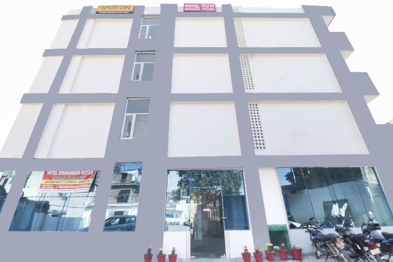 Super Hotel O Spring Woods Suites