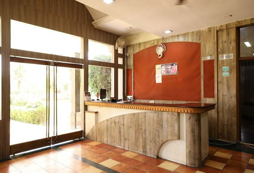 בית מלון כפרי Sunrise N Resorts By Oyo Rooms