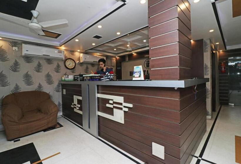 ホテル O Taj Palace