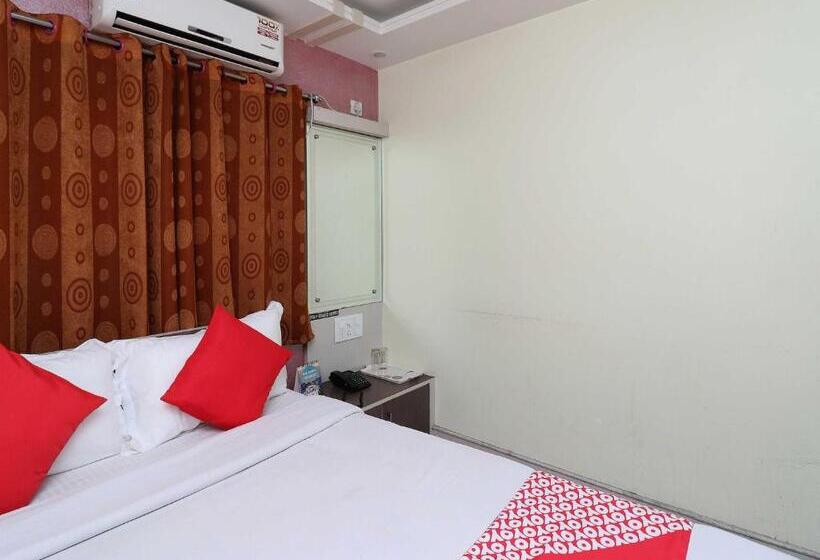 Отель O Taj Palace