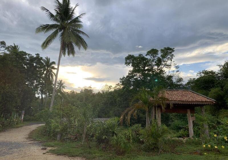 בית מלון כפרי Talaungjit Resort & Garden