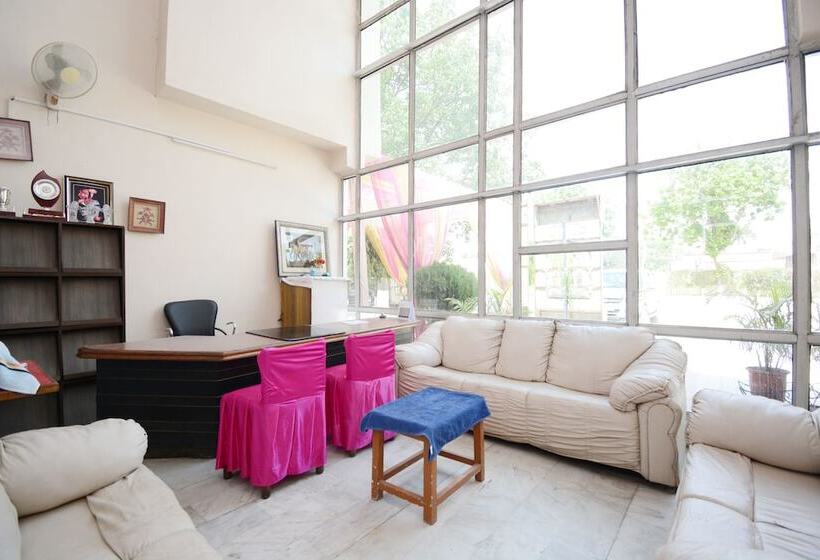 酒店 Tanveer By Oyo Rooms