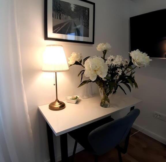 בית מלון כפרי Tesla's Gastro House Plitvice