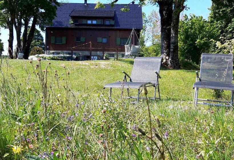 בית מלון כפרי Tesla's Gastro House Plitvice