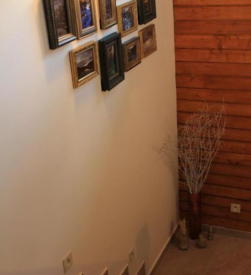 בית מלון כפרי Tesla's Gastro House Plitvice