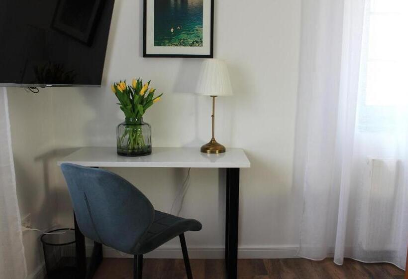 בית מלון כפרי Tesla's Gastro House Plitvice