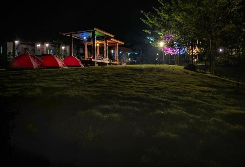 Отель The Nanda Resort