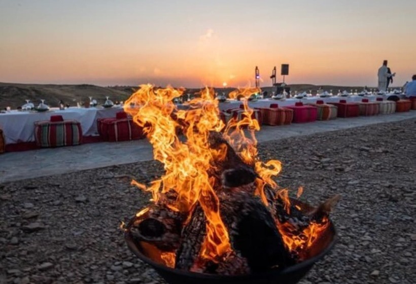 בית מלון כפרי The White Camel Lodge