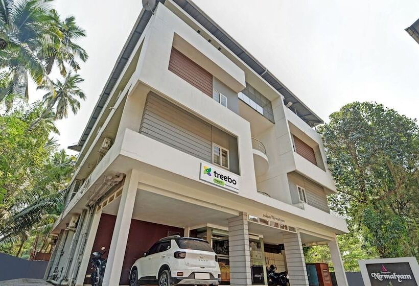 Hotel Treebo Sreepathi Nirmalyam   400 Mtr From Guruvayoor Temple